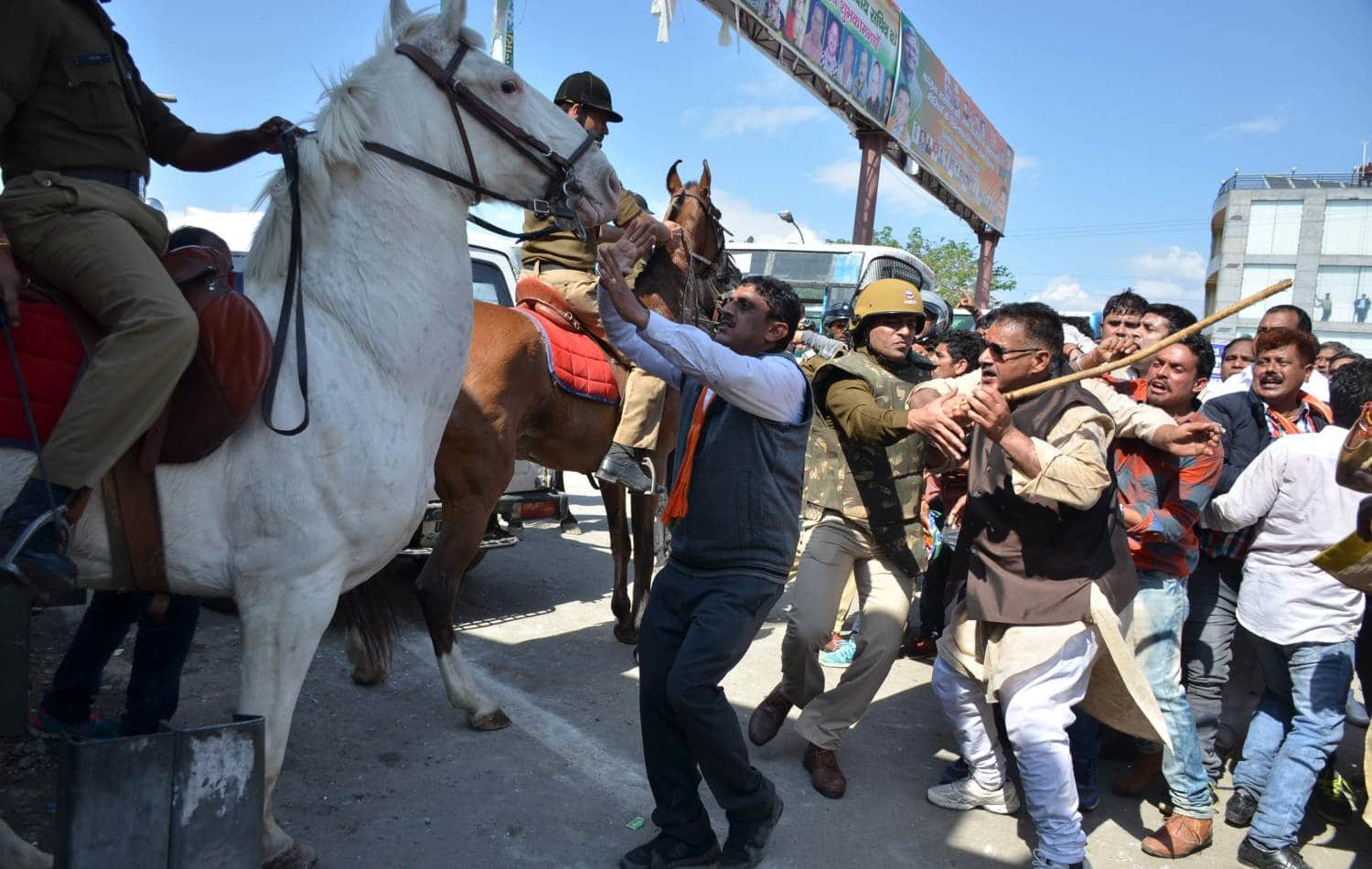police horse shktiman statue removed from assembly chowk