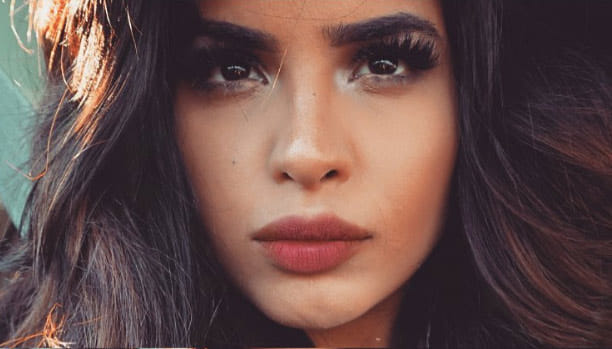 girl who looks doppelganger of priyanka chopra