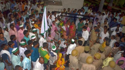 Farmers protest near LDA building in Lucknow.