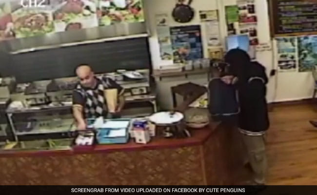 A Kebab Shop Owner Stay Super Chill During An Armed Robbery