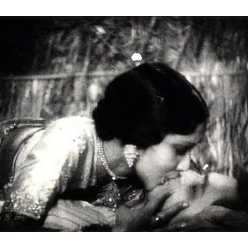 bollywood's 15 special kisses whom viewers always remember