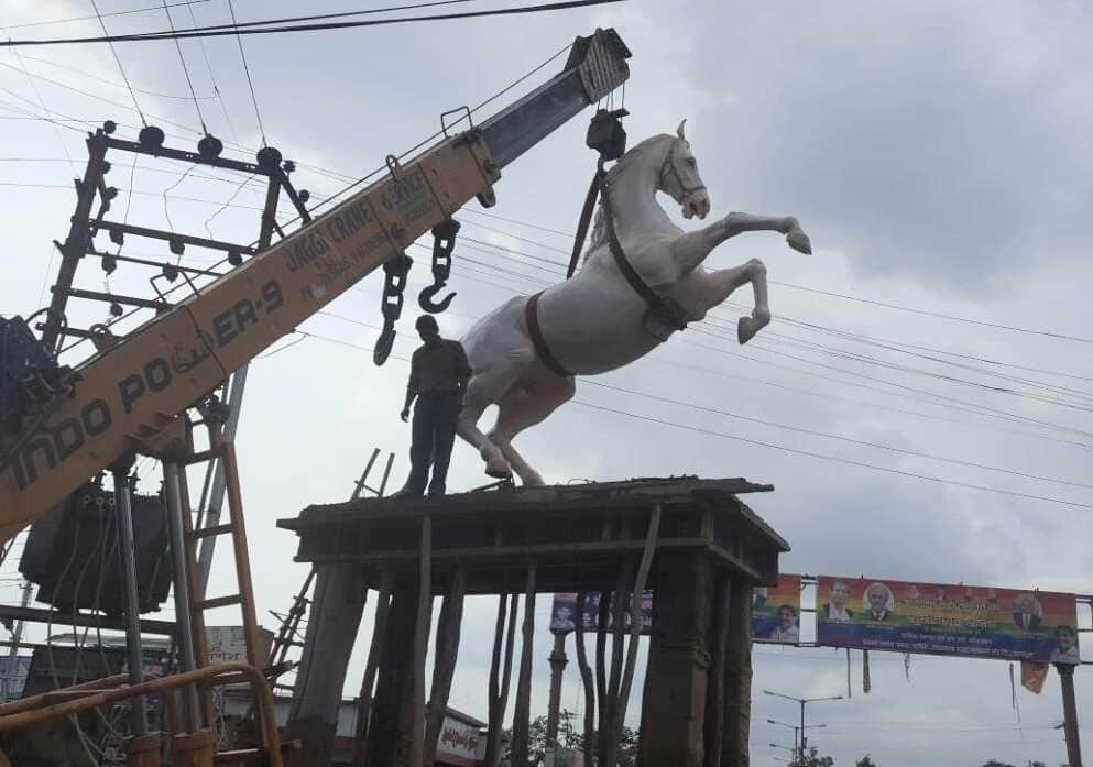 police horse shktiman statue removed from assembly chowk