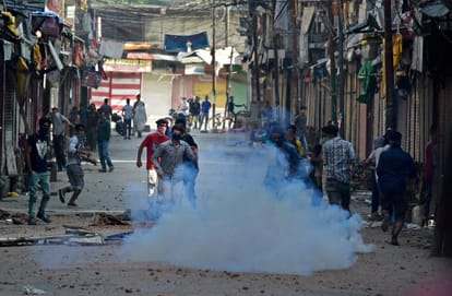 Curfew continue in kashmir, 2 more dead 