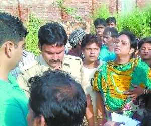 Workers crushed by dumper, Hungama