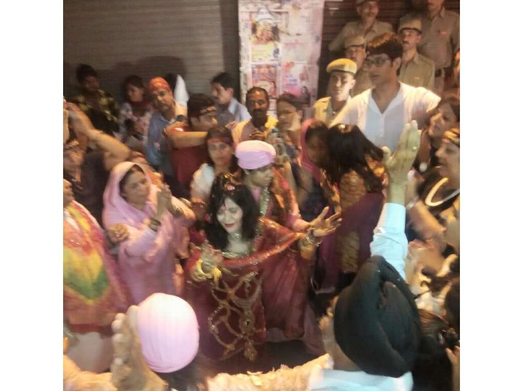 Radhe Maa Paid Obeisance and Dance in chintpurni temple una Himachal Pradesh