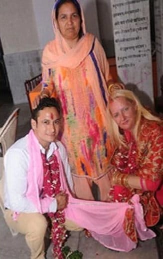 facebook love story of usa girl and low study indian boy, marriage in india