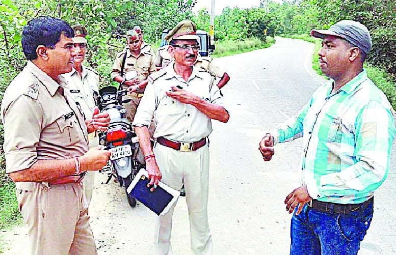 Robbed in broad daylight from Saraf