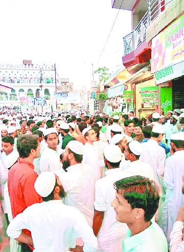 The Deoband assaulting cop
