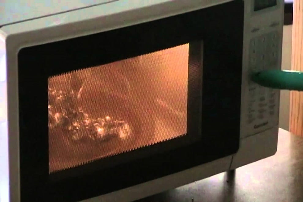 microwave oven health risk and microwave cooking and nutrition