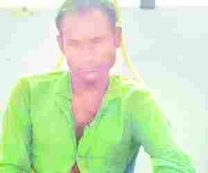 Accused cuts of his throat with blade in custody.