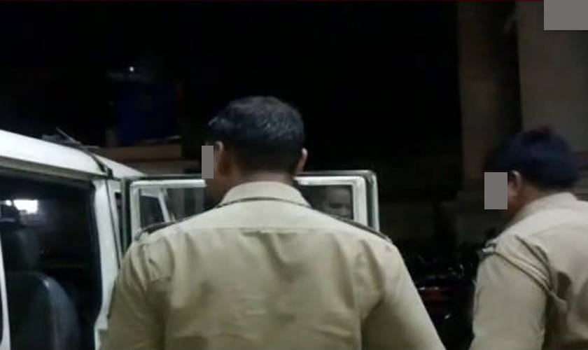 up police constable beaten up by villagers for molesting a girl