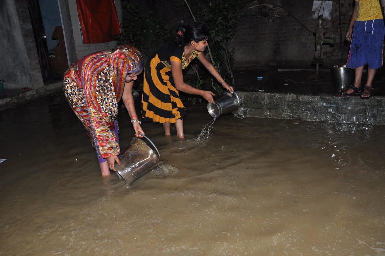 water from overhead tank flows in houses