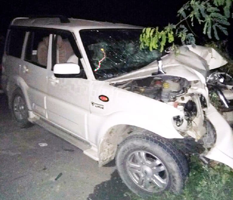 Two cars clashed, seven injured, including four policemen