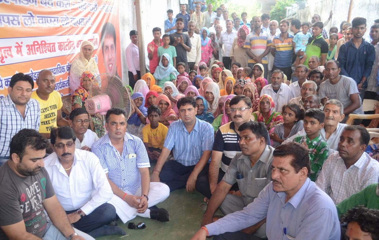 bjp workers began indefinite dharna against stopped to baratghar construction