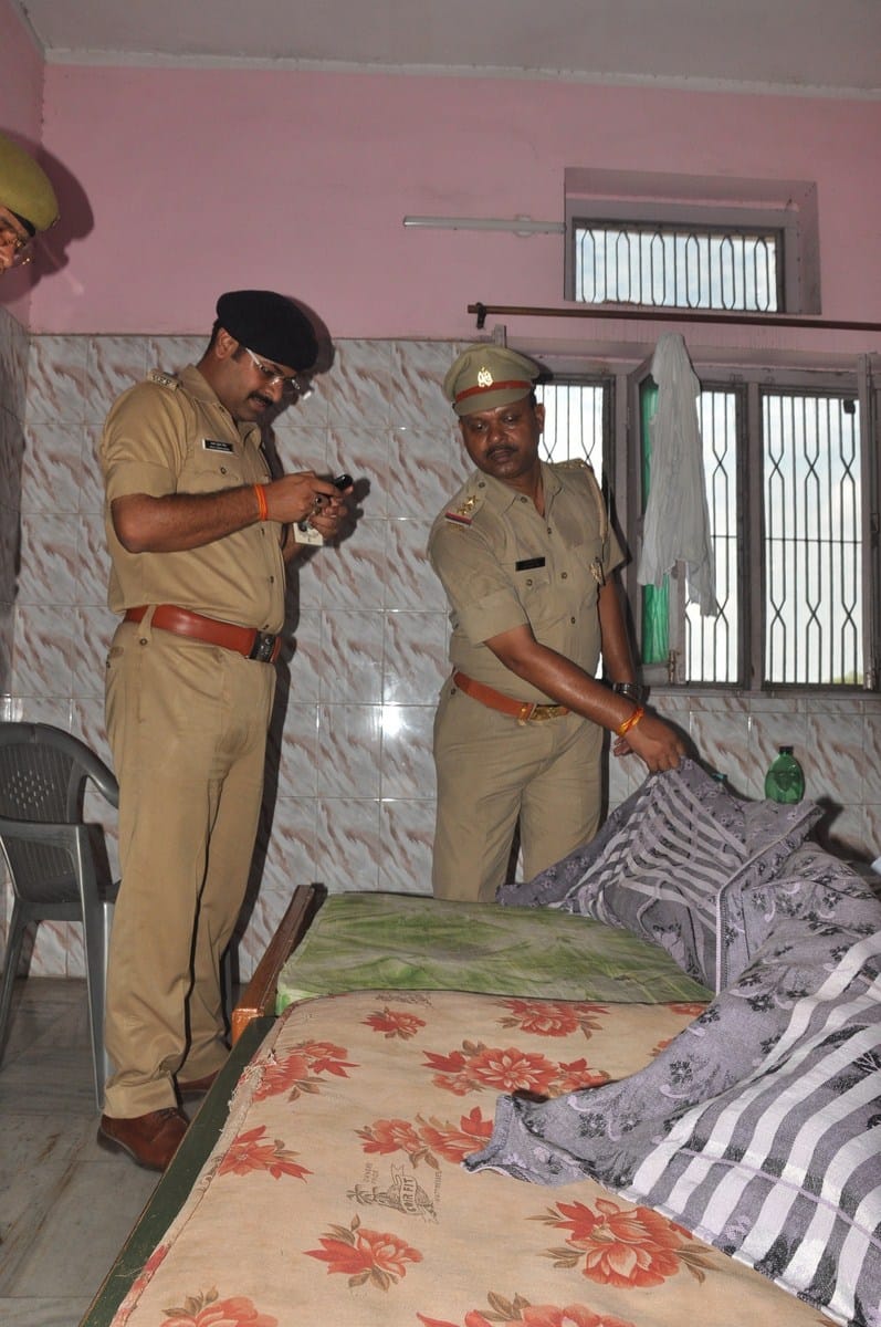 raid of police in hotels, couple arrested