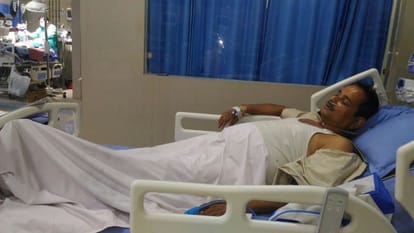 An IAS attacked by his subordinate in Lucknow.