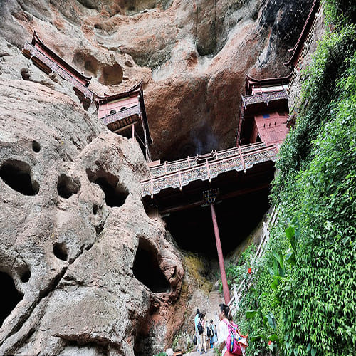 ganglu temple built on one wooden pole
