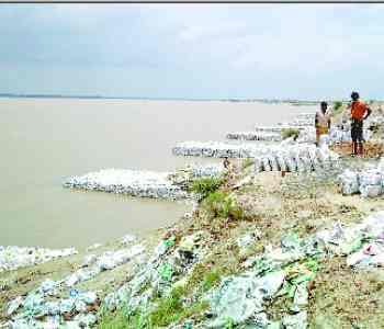 Ghaghra cross red mark, three village under threat