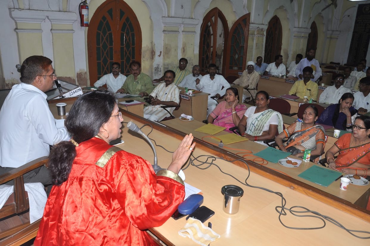 ruckus in nagar nigam board meeting
