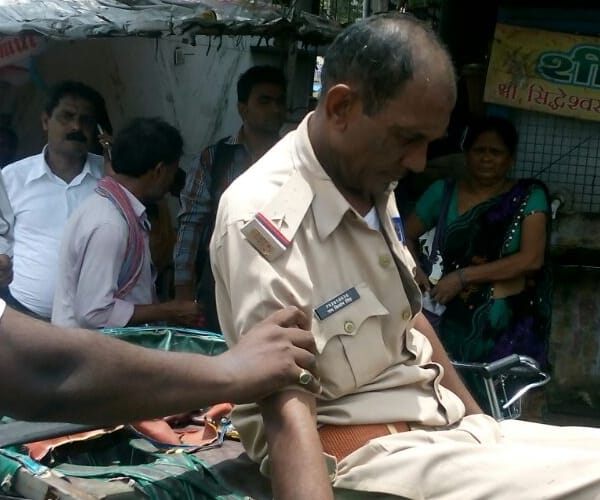  A drunk police man becomes talk of the town in Kanpur.