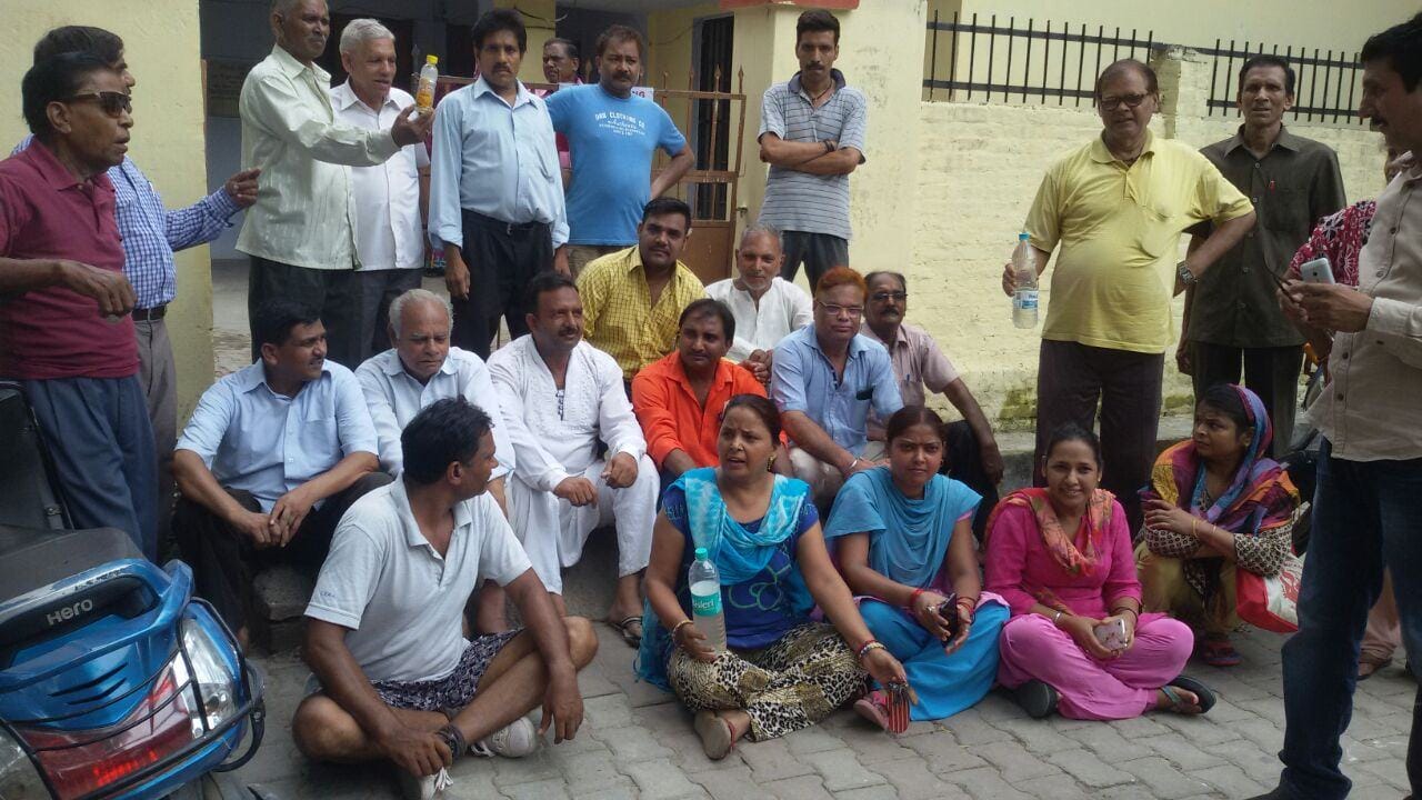 crisis of electricity and water supply in patel nagar lucknow