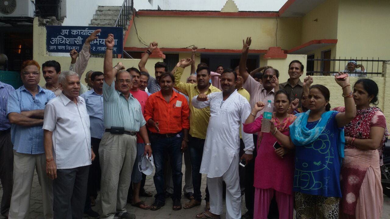 crisis of electricity and water supply in patel nagar lucknow