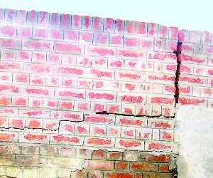 Cracks occurred in construction bridge on Chamfer Bsha