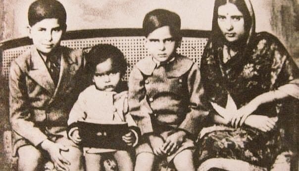 Raj Kapoor, Shammi Kapoor, Shashi Kapoor with their Mother
