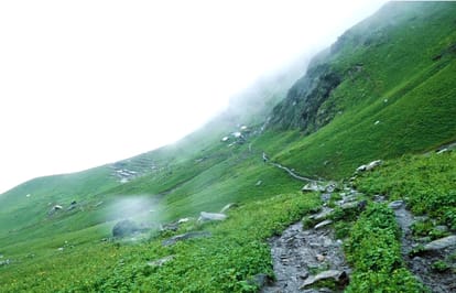 Three piligrims died in ShriKhand yatra in Himachal.