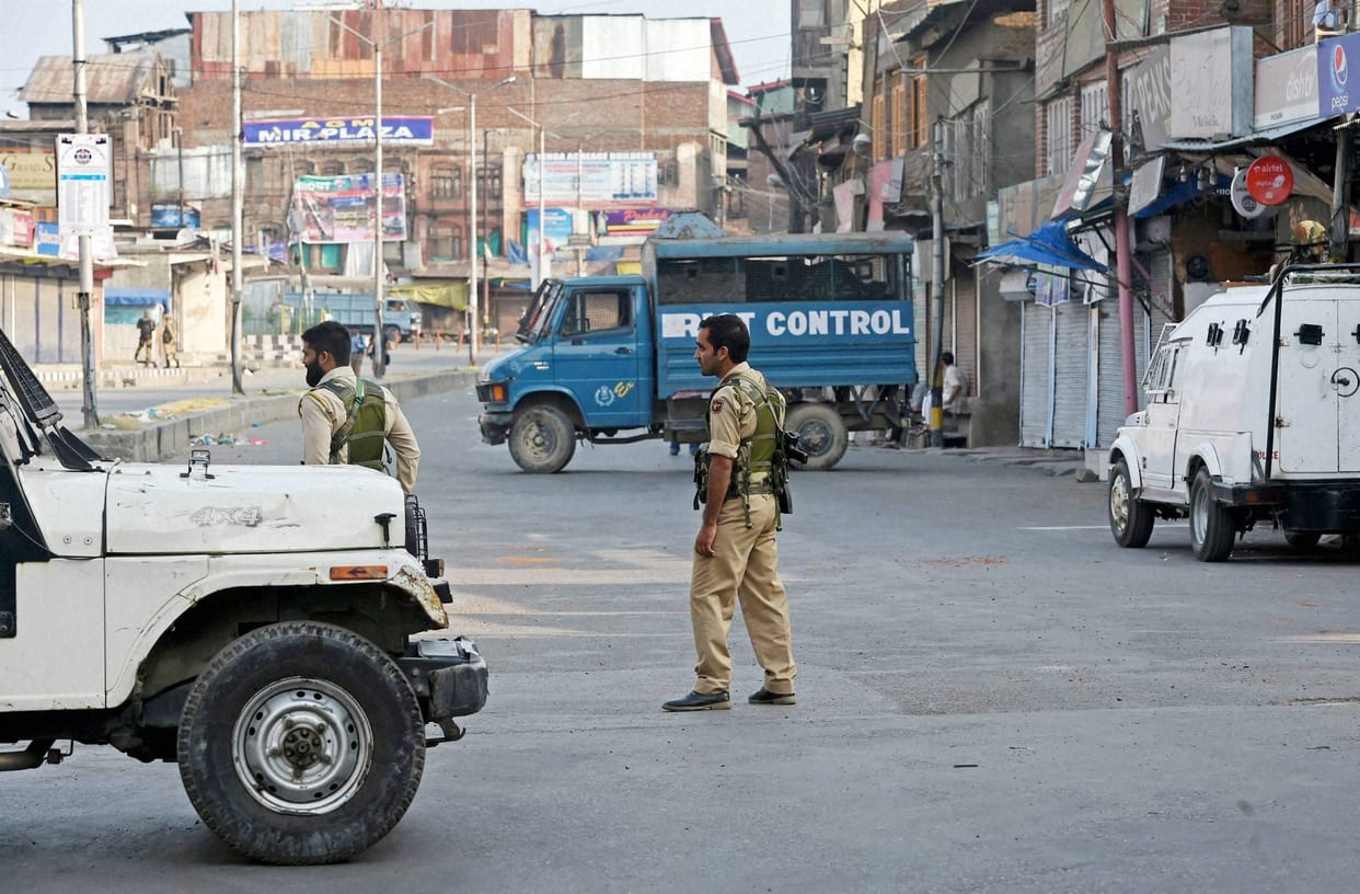 Curfew, shutdown continues in Kashmir