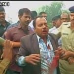 PREZ-CONVOY 5 injured as vehicle in President's convoy skids off road