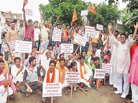 BJP protest at auraiya