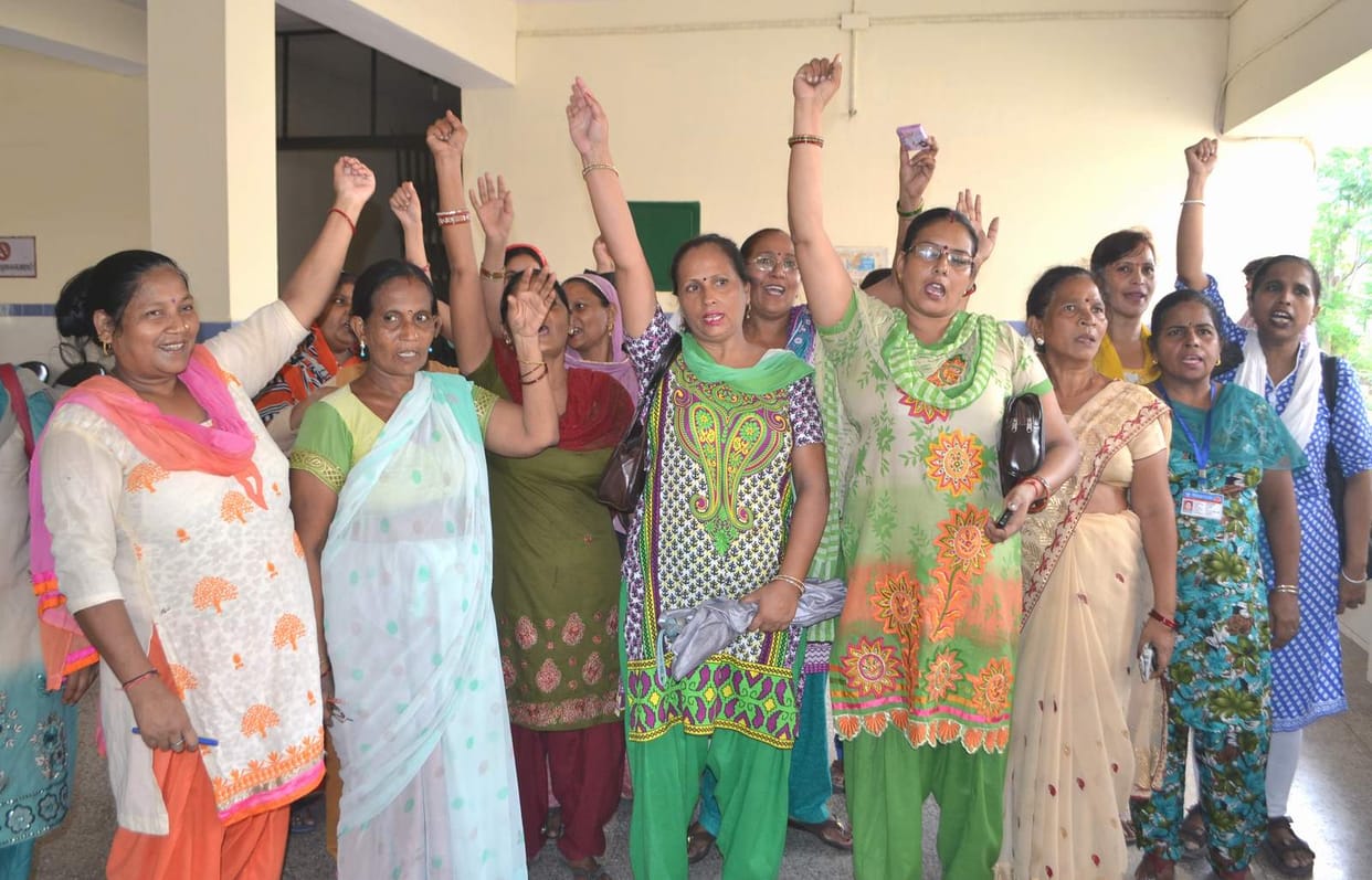 ASHA workers picketing