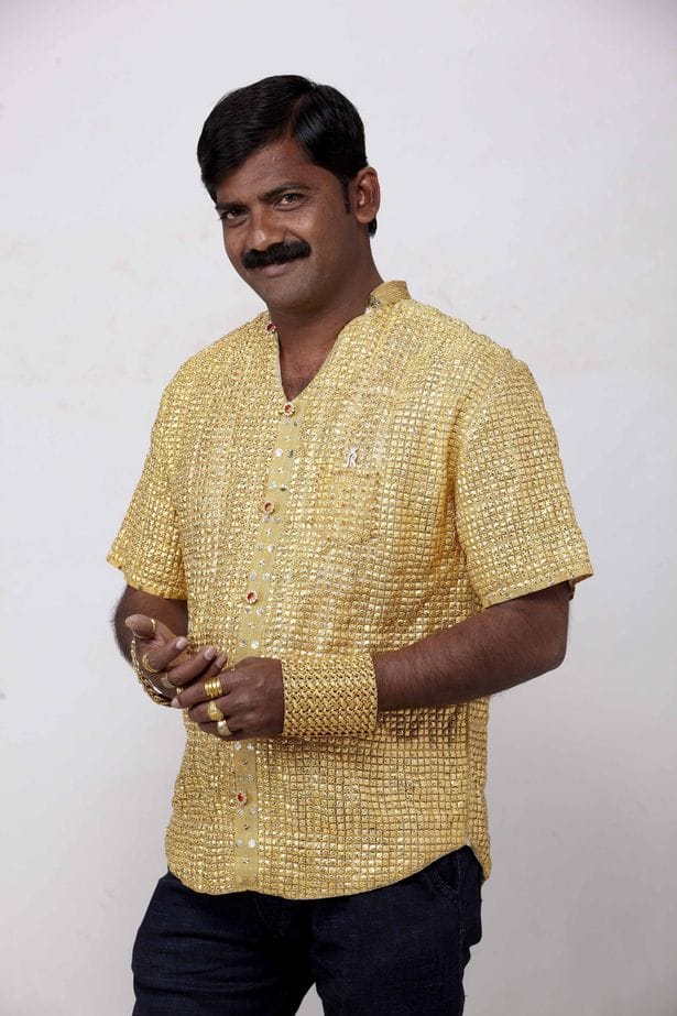 Pune businessman who became famous for 'gold shirt' murdered