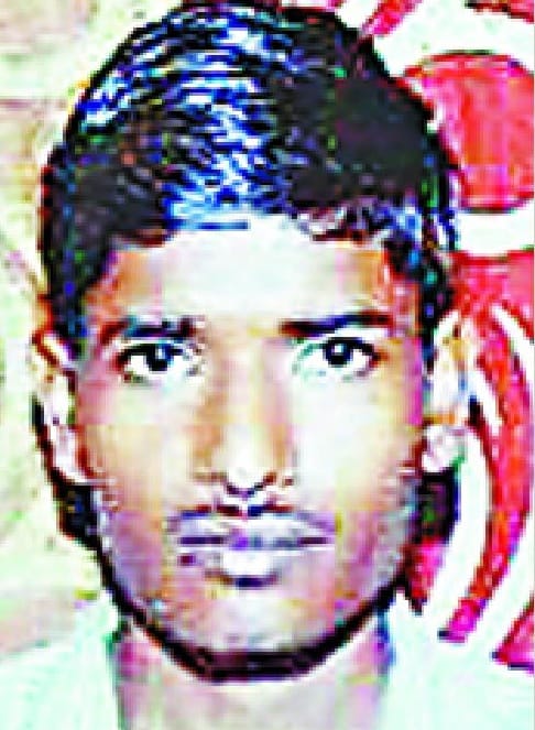 Young man killed by lightning, two serious