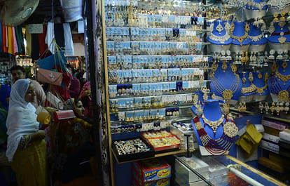sambhal's jewelery are making a splash around the world showrooms  