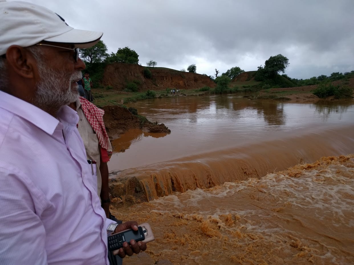 Two moments of rain, a Czech and ligament broken dam