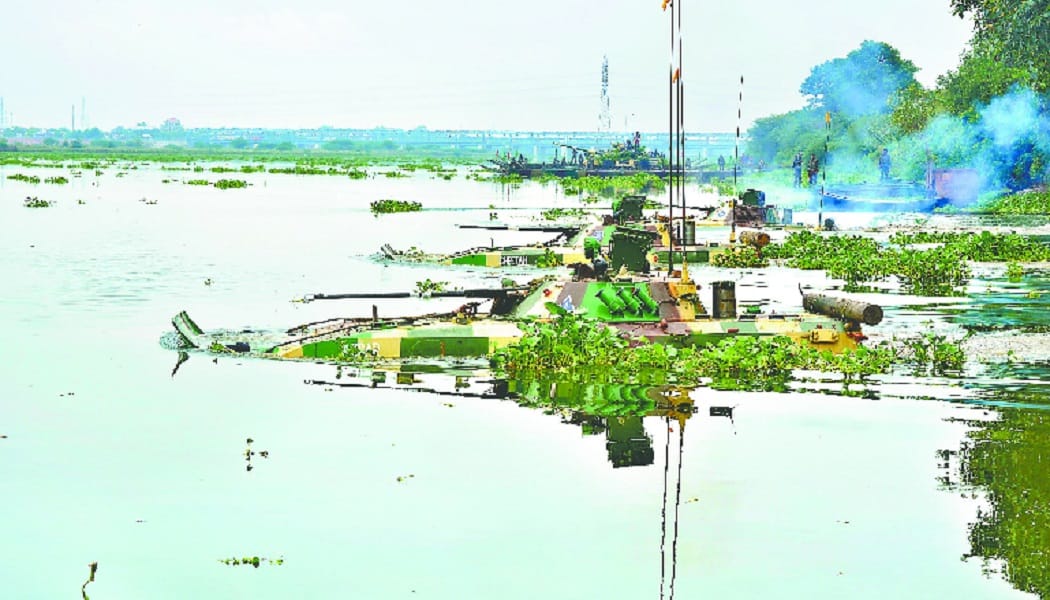 Operation Megh Prahar: Army practices in Yamuna river to defeat their enemies