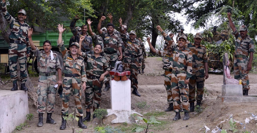 Operation Megh Prahar: Army practices in Yamuna river to defeat their enemies