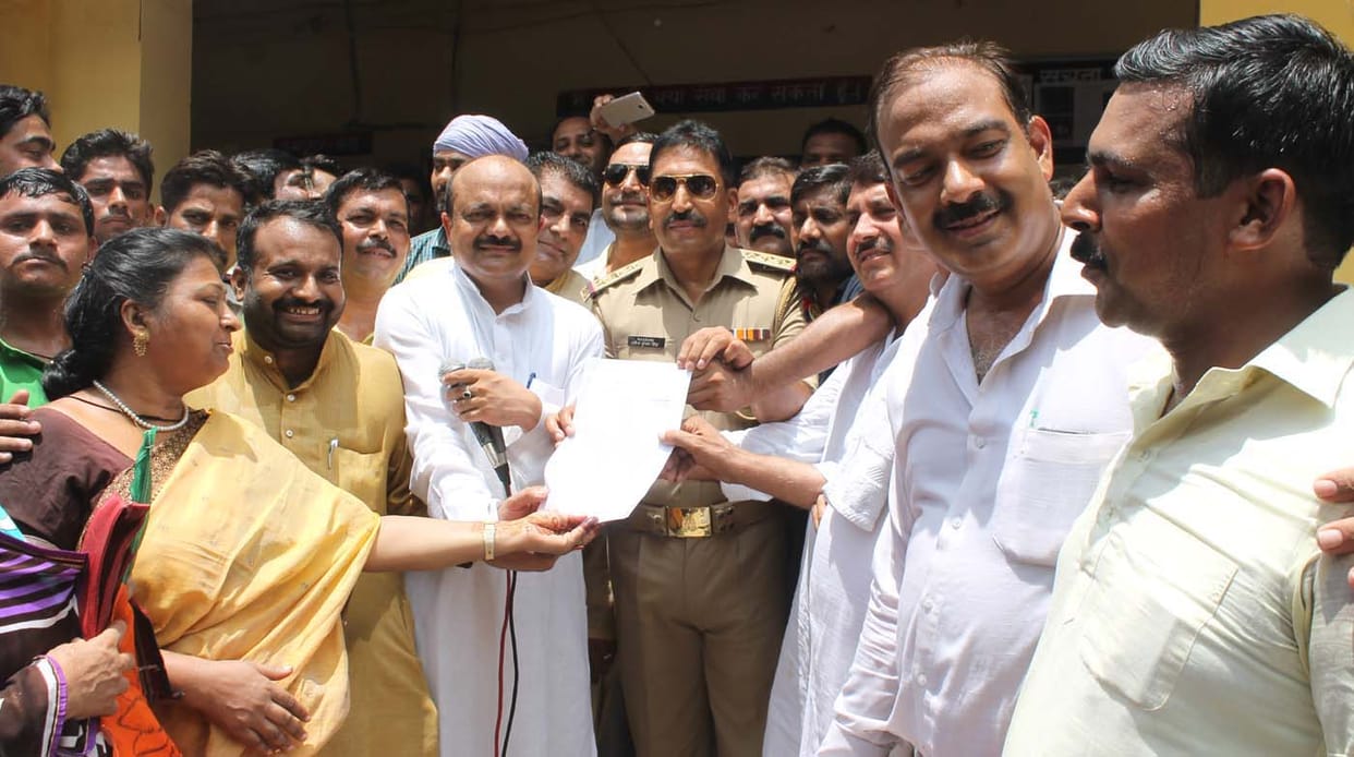BJP members to surround the police station Halla Bol