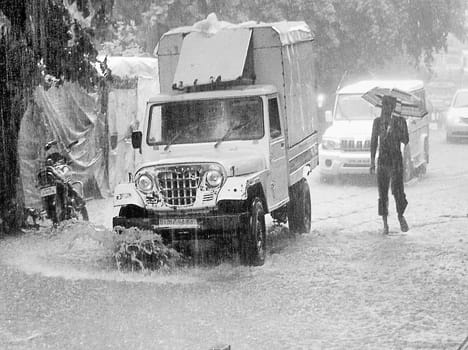 Polls opened in the municipality of rain