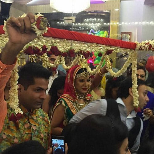 sambhavna married to her longtime boyfriend