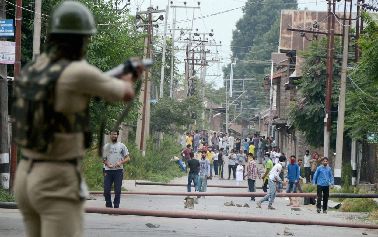 terrorist involved in stone pelting in kashmir 