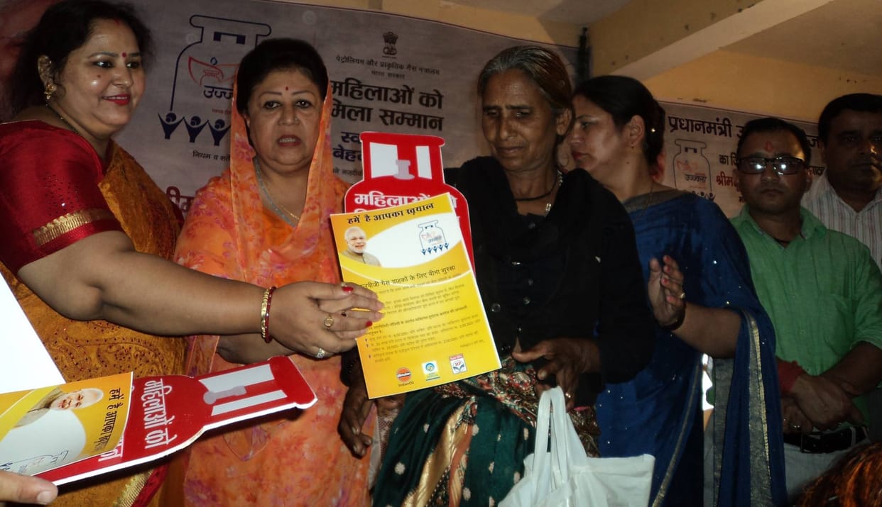 Nearly two hundred women given gas connection