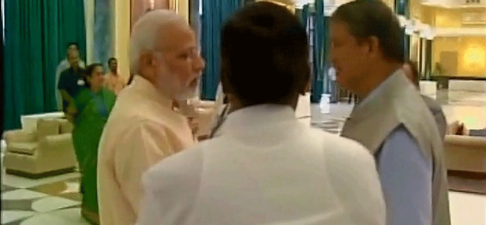 modi kejriwal meets at inter state council meet