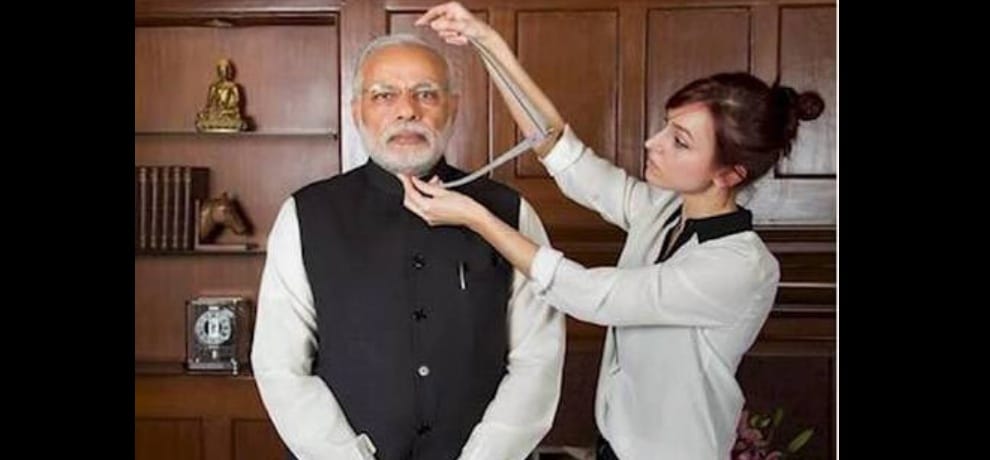 kejriwal shared a photo which is making mockery of modi and alia bhatt
