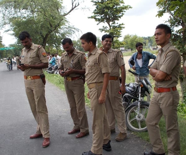 The crook was caught fleeing from the court lockup encounter