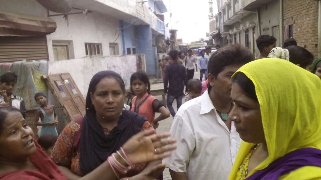  two groups clash in lucknow