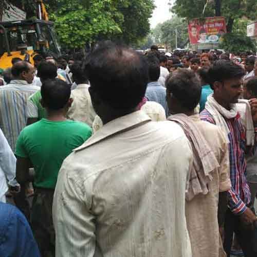 Man hung to death on tree branch in UP