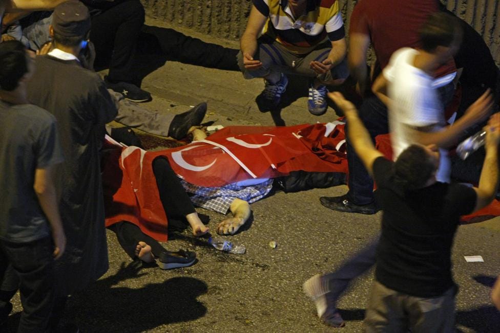 PHOTOS: MILITARY ATTEMPTS COUP IN TURKEY